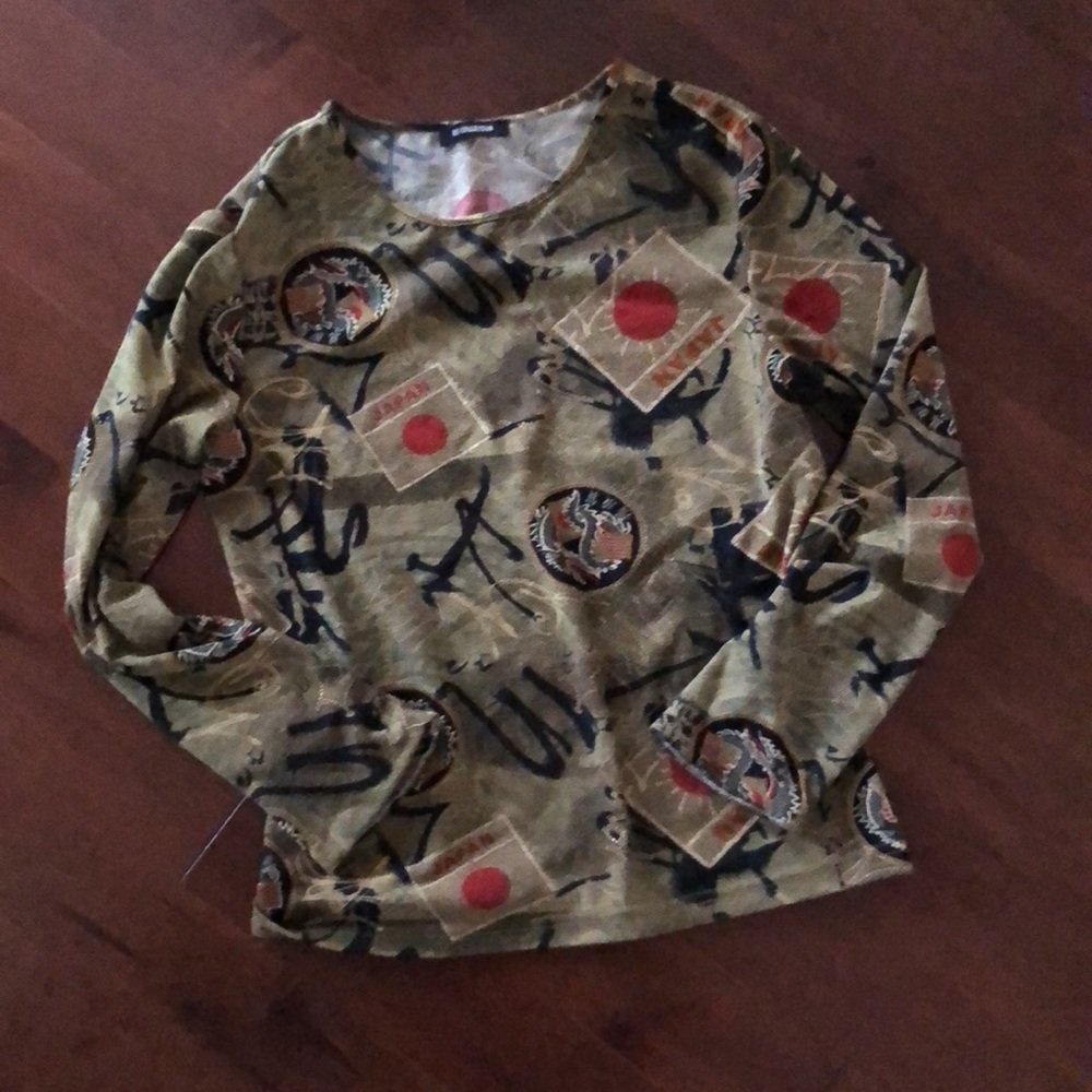 Amazing Kanji Japanese printed 90s top